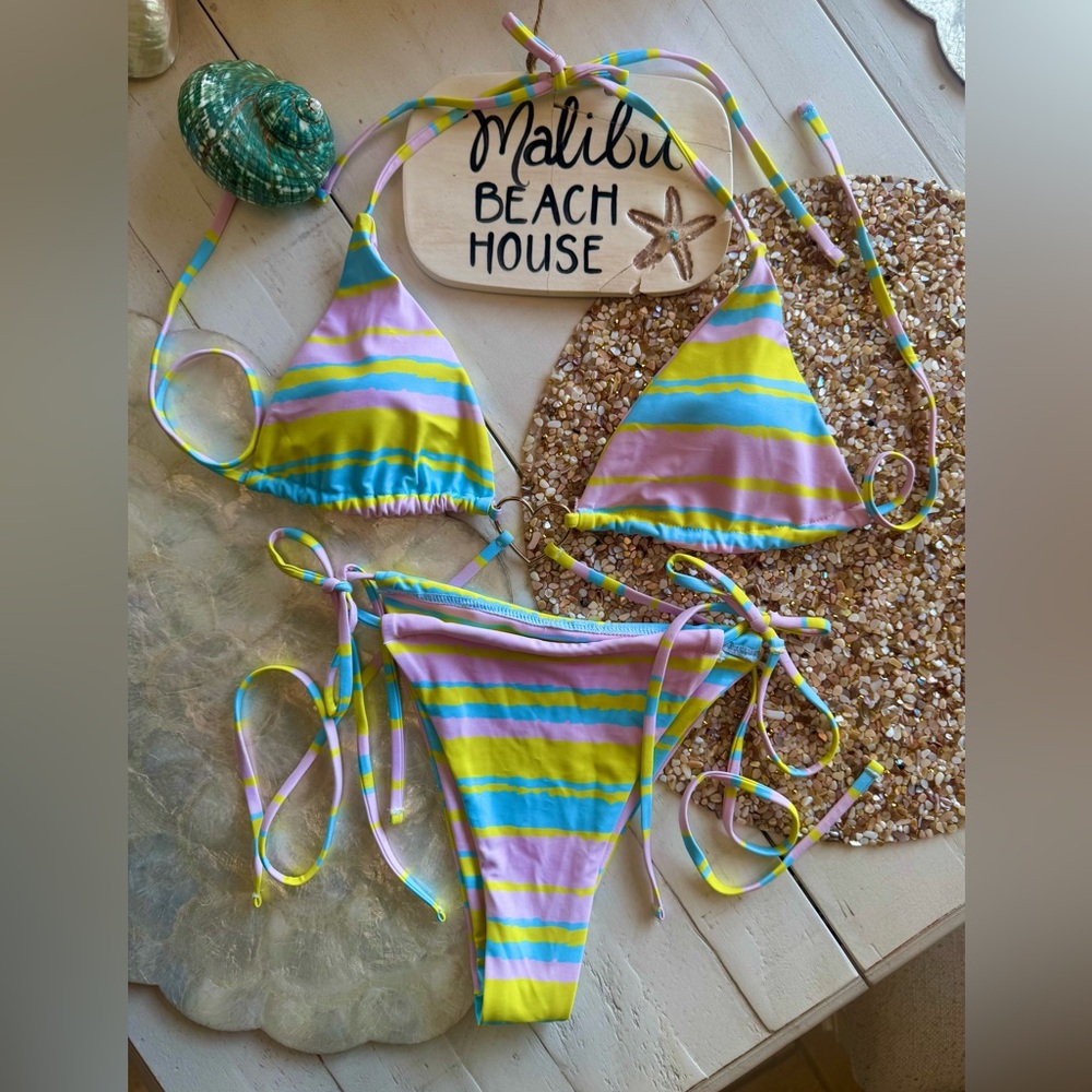 Frankie's bikinis Tatum top and Tia bottoms - Picture 8 of 9